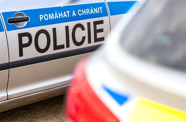 Policie kvůli nahlášení bomby evakuuje základní školu v Jihlavě