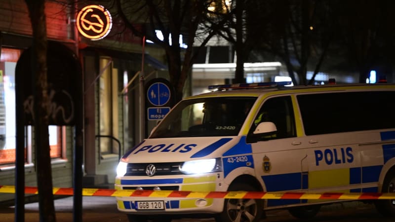 Noční hrůza ve Švédsku. Útočník postřelil šest lidí, policie zadržela 14letého hocha
