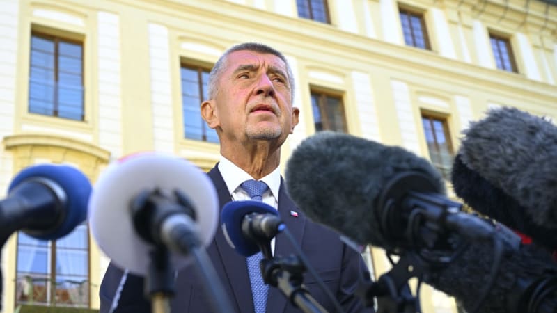 Ať Motoristé přesvědčí veřejnost. Na ministerstva nespěcháme, řekl Babiš a podpořil Topolánka