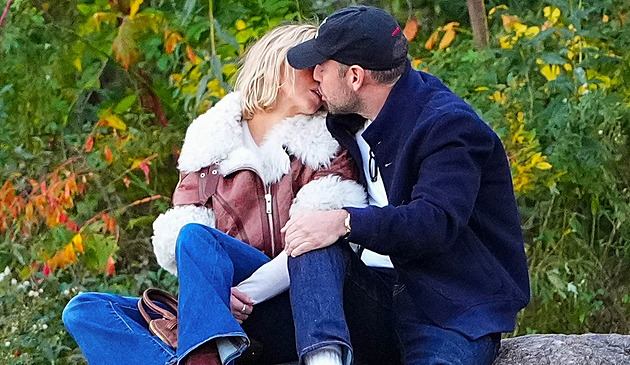 Sydney Sweeney randí s o 16 let starším exmanažerem Biebera. Poznali se na svatbě