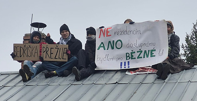 Boj o Bedřišku. Příznivci ostravské kolonie obsadili dům před demolicí, v akci policie