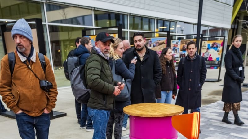 Kurýry nahrazují roboti. Obědy v pražském Karlíně doručují autonomní vozítka