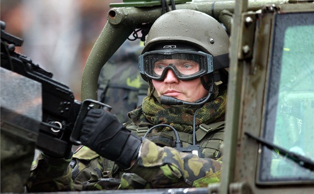 Pokuta půl miliardy. Obrana žaluje zbrojaře kvůli neprůstřelným vestám