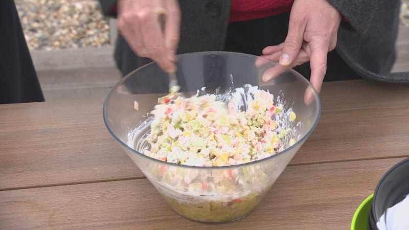 Bramborový salát podle Ládi Hrušky: S přísadou Karla Gotta, zato bez základní suroviny