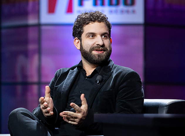 Byly doby, kdy jsem k svátku dostal jednu botu a druhou k narozeninám, říká Robin Ferro