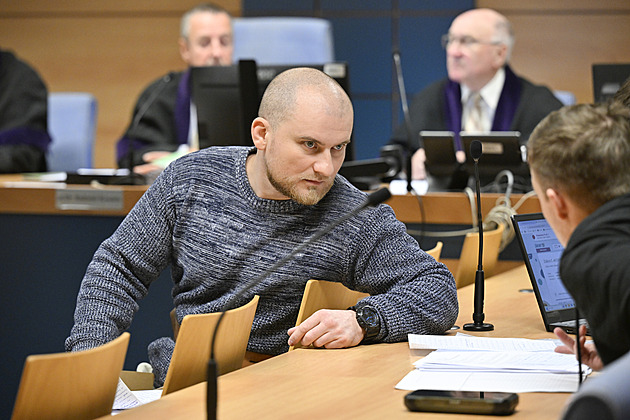 Modlím se za jeho uzdravení, napsal obžalovaný. Cizince soudí za pobodání krajana