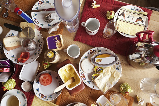 O Vánocích domácnosti plýtvat nehodlají. Zbytky snědí nebo darují, tvrdí průzkumy