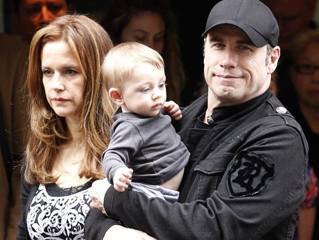 Je John Travolta otcem pravnuka Elvise Presleyho? naznačuje nečekaná spekulace