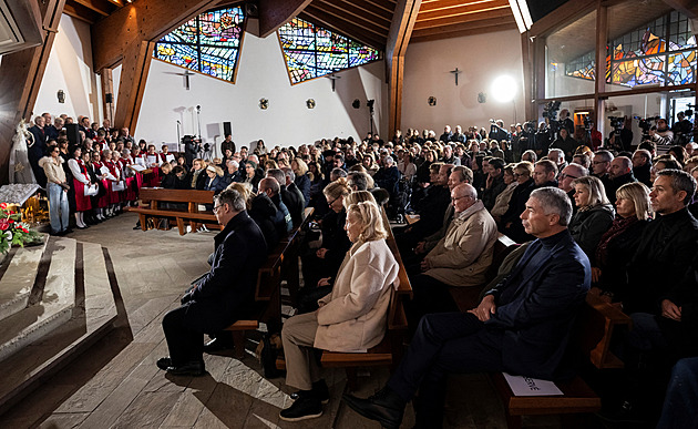 Nouzový východ byl zamčený, pak jsem našel těla, řekl majitel vyhořelého baru