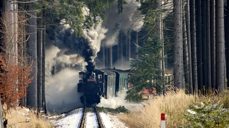 Chcete pražec či pronájem nádraží? Lidé posílají statisíce na záchranu unikátní úzkokolejky