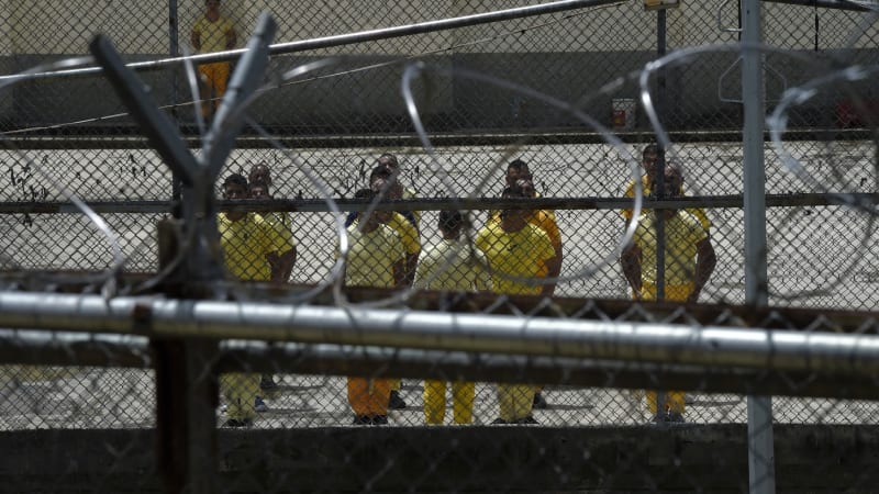 Hráli jsme šachy z toaleťáku, Honzovu svobodu oslavím šampaňským, popsal spoluvězeň Darmovzala