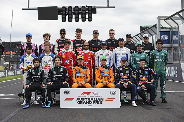 Kdo je v F1 nejblíž Měsíci? Lindblad dojel na oběžnou dráhu, Alonso je ve třetině