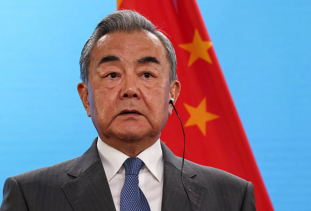 Je třeba chránit bezpečnost a práva Íránu, řekl čínský ministr. Příměří podporuje