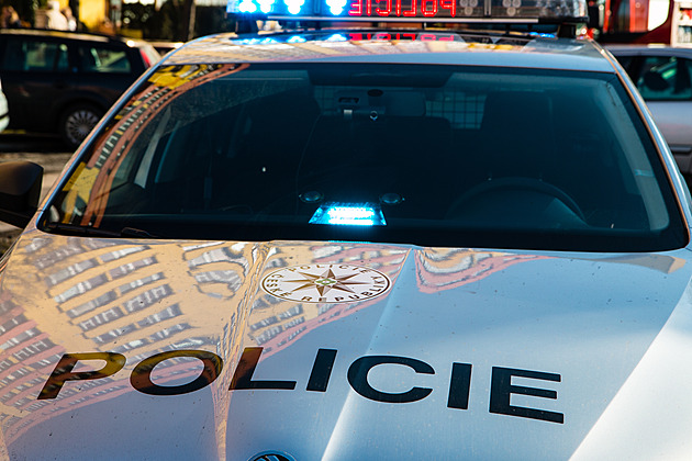 Policie pátrá po dívce, která se sebepoškozovala. Utekla z diagnostického ústavu