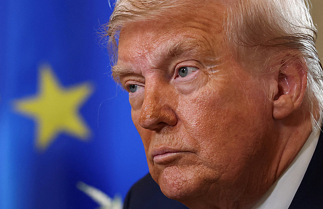 EU neplní dohodu, napsal Trump a ohlásil zvýšení cel na dovoz aut na 25 procent