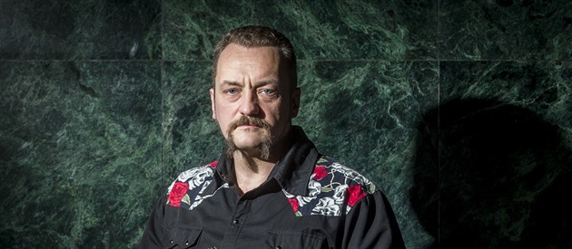 Pokud nechce spolupracovat, ochranka ho „nepřiváže“, říká expert k Macinkovi