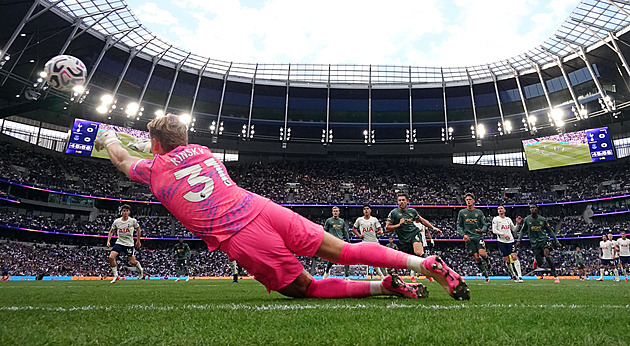 ONLINE: Kinský vychytal další nulu, ale Tottenham opět nevyhrál. V akci Arsenal