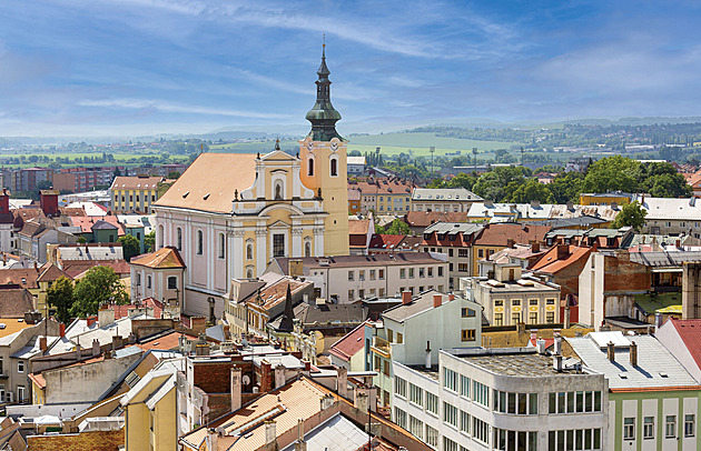 Volby v Kroměříži: Rekordní investice i kritika zpoždění klíčových projektů