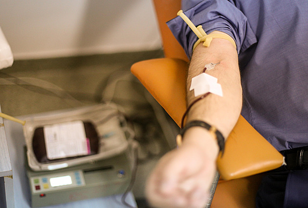 Rumunsko odměňuje dárce krve vyšším úrokem dluhopisů. Získalo už miliardy