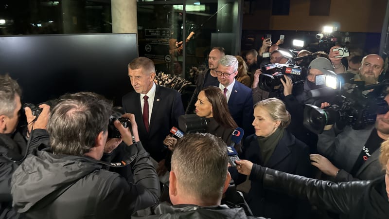 Volby ON-LINE: Velmi dobrý výsledek, predikuje Babiš. Zastal se i „trpícího“ Karla