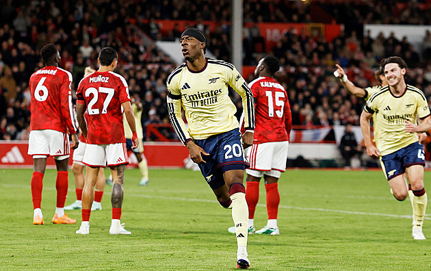 Arsenal přetlačil Nottingham a je druhý, United jen remizovali. Brighton si zastřílel